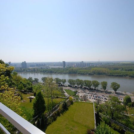 River View Residence Bratislava Bagian luar foto