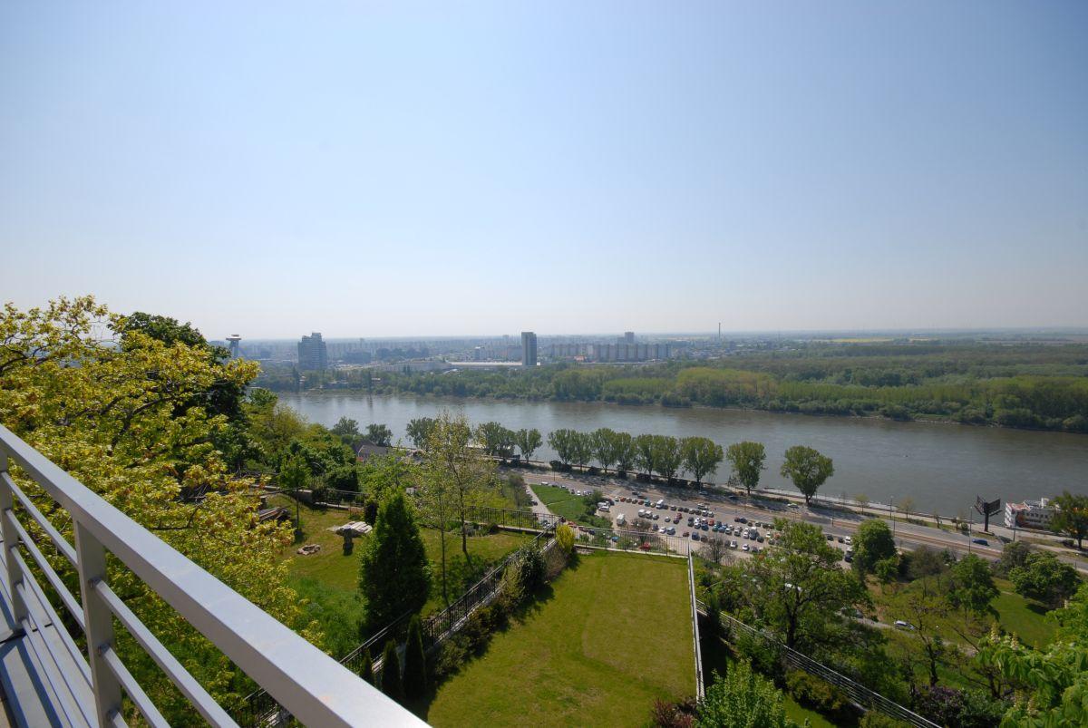River View Residence Bratislava Bagian luar foto