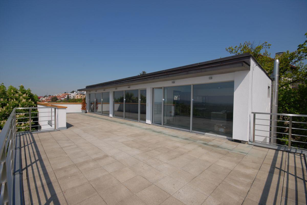 River View Residence Bratislava Bagian luar foto