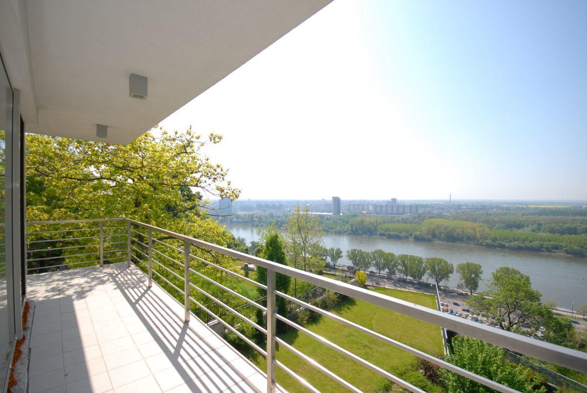 River View Residence Bratislava Bagian luar foto