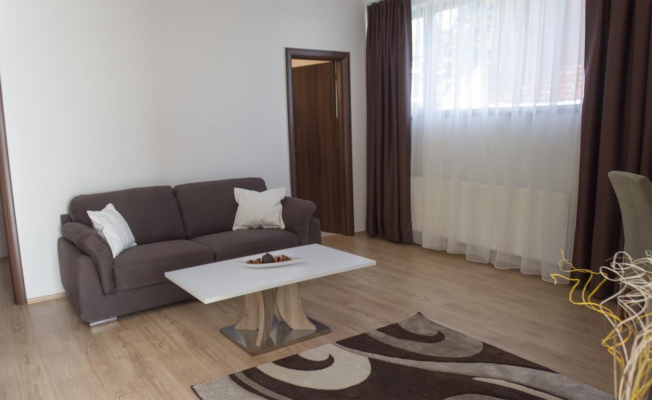 River View Residence Bratislava Bagian luar foto