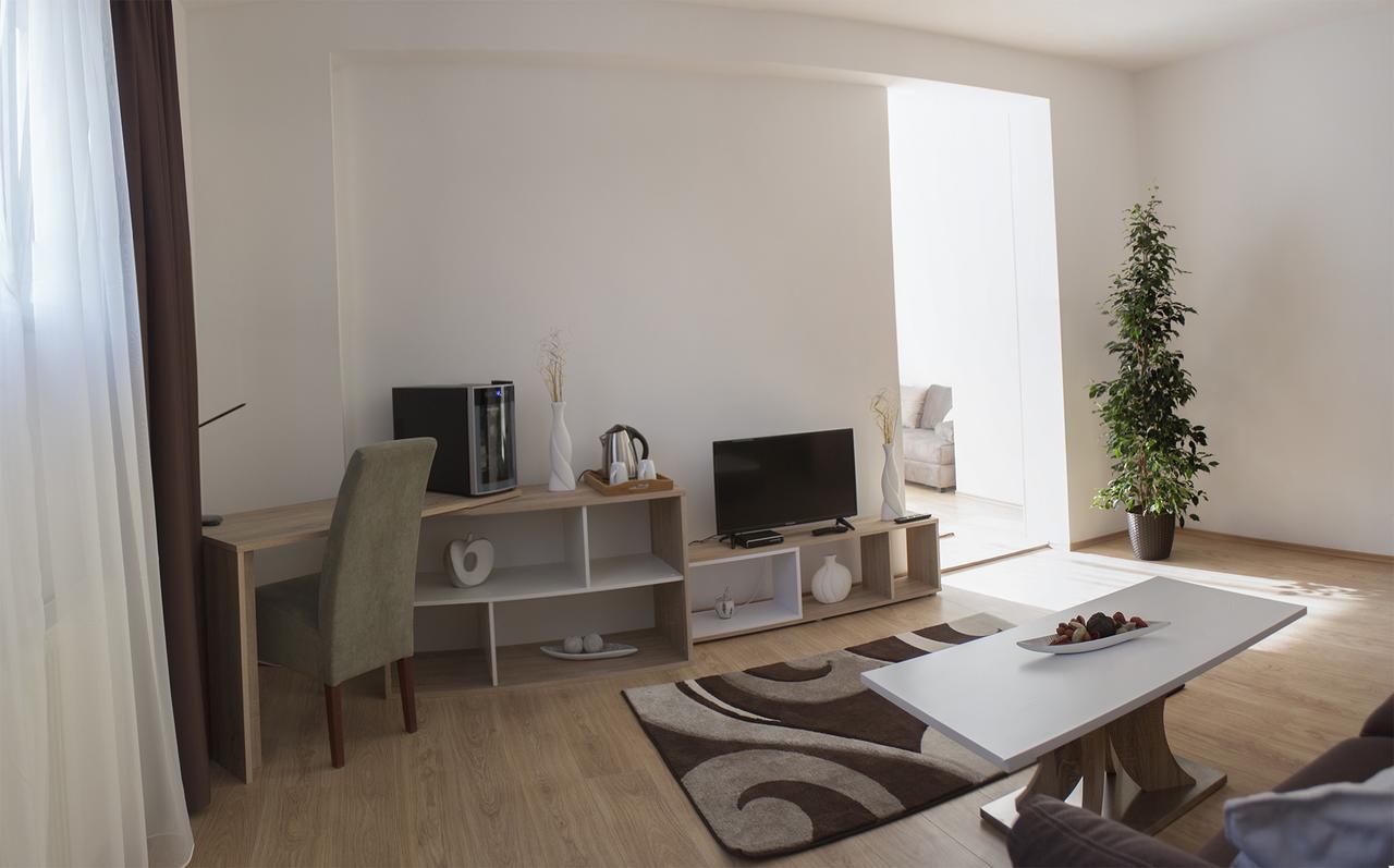River View Residence Bratislava Bagian luar foto
