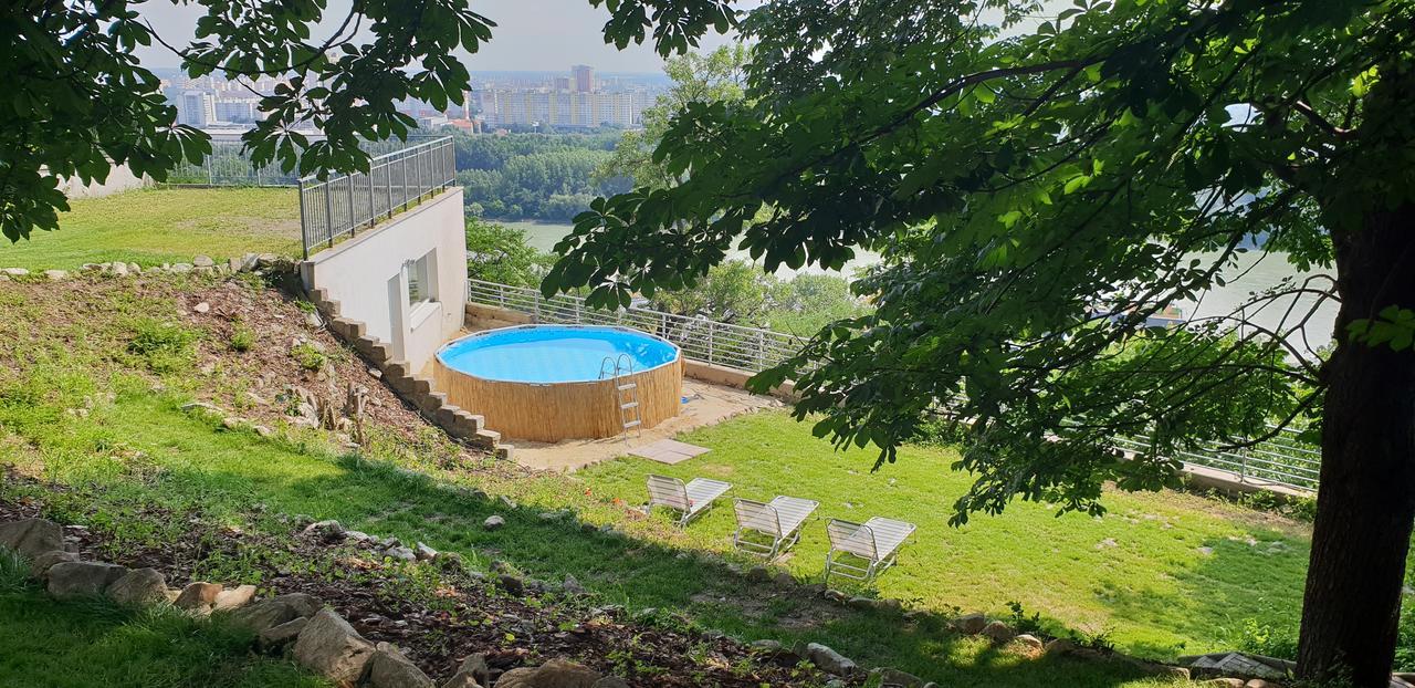 River View Residence Bratislava Bagian luar foto