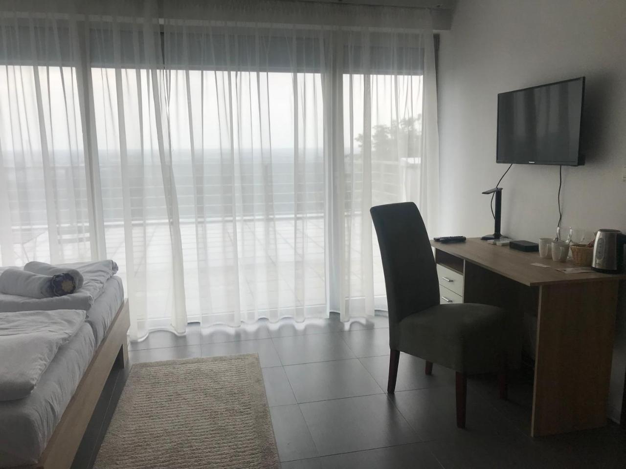 River View Residence Bratislava Bagian luar foto