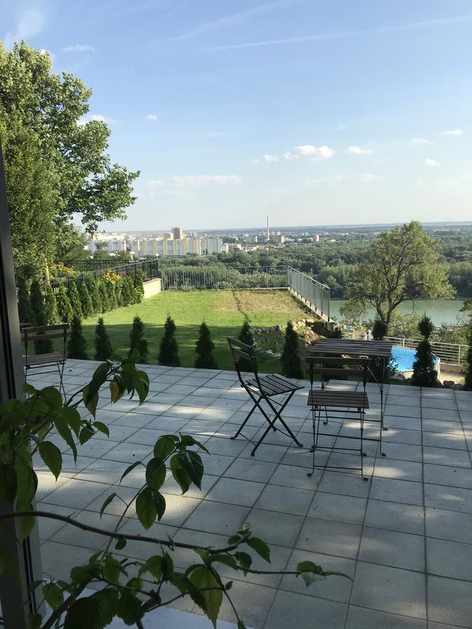 River View Residence Bratislava Bagian luar foto