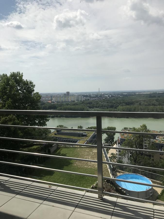River View Residence Bratislava Bagian luar foto