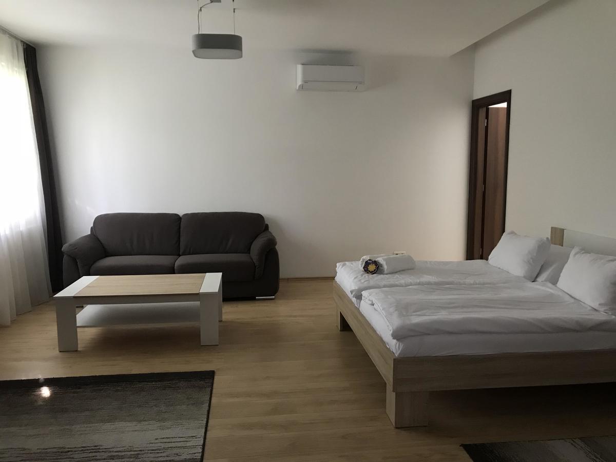 River View Residence Bratislava Bagian luar foto