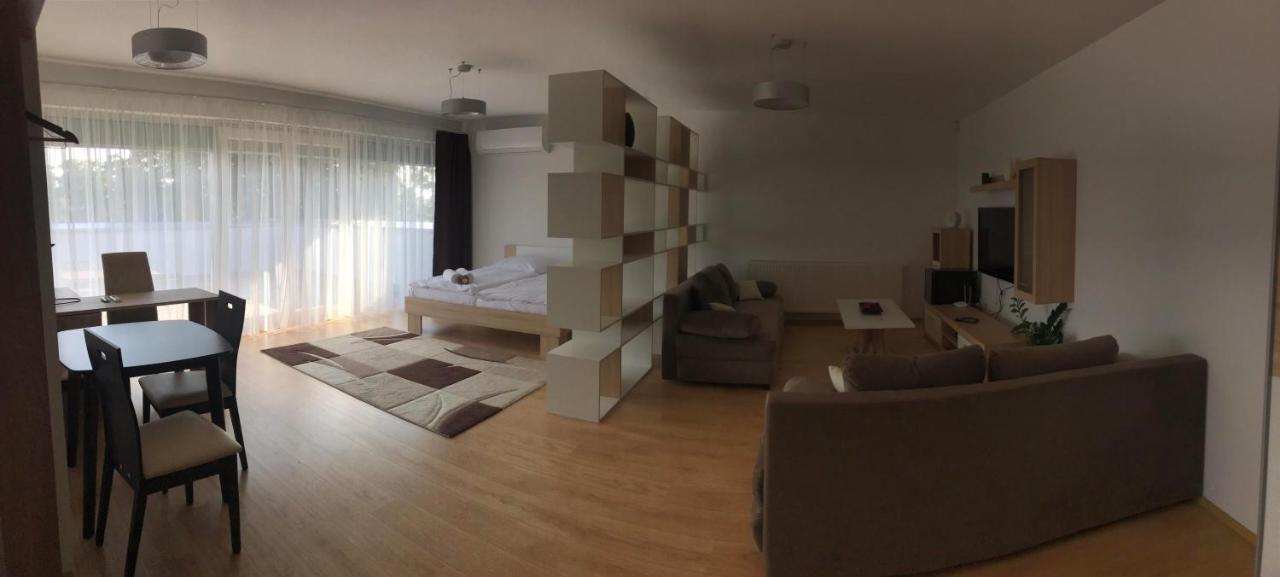 River View Residence Bratislava Bagian luar foto