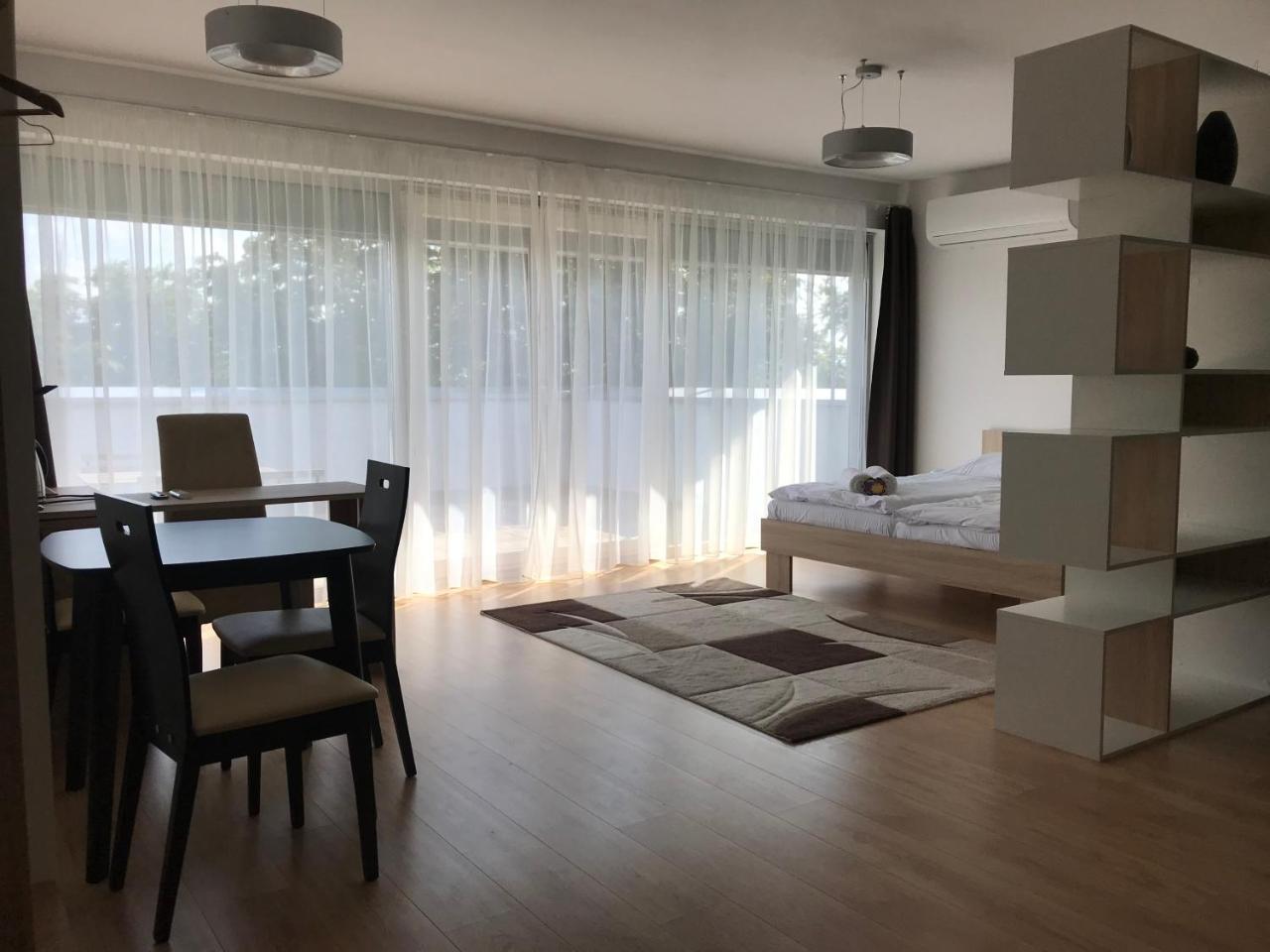 River View Residence Bratislava Bagian luar foto