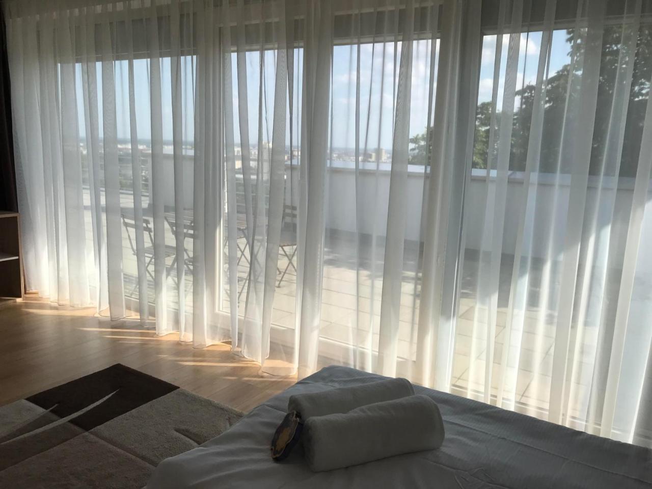 River View Residence Bratislava Bagian luar foto