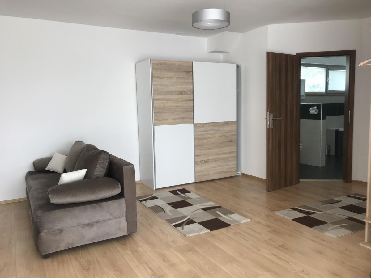 River View Residence Bratislava Bagian luar foto