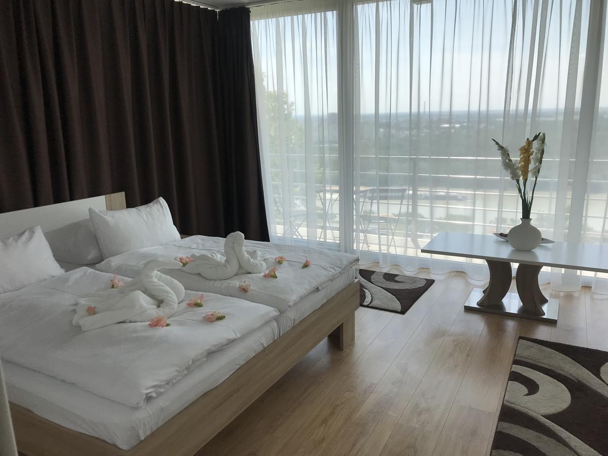 River View Residence Bratislava Bagian luar foto