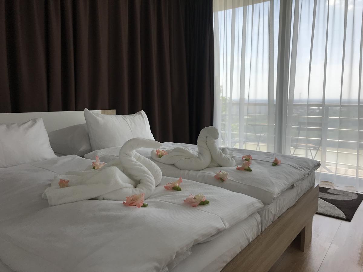 River View Residence Bratislava Bagian luar foto
