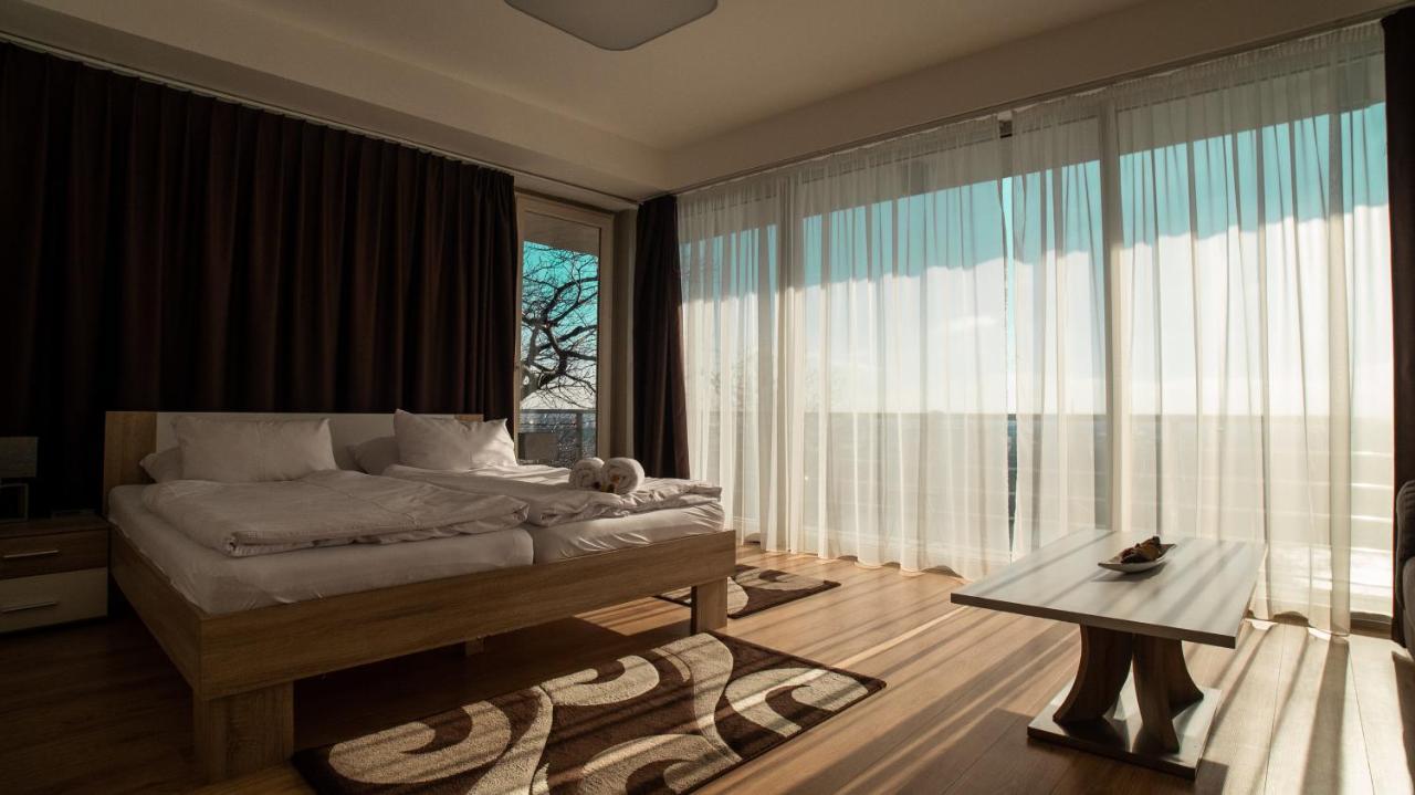 River View Residence Bratislava Bagian luar foto