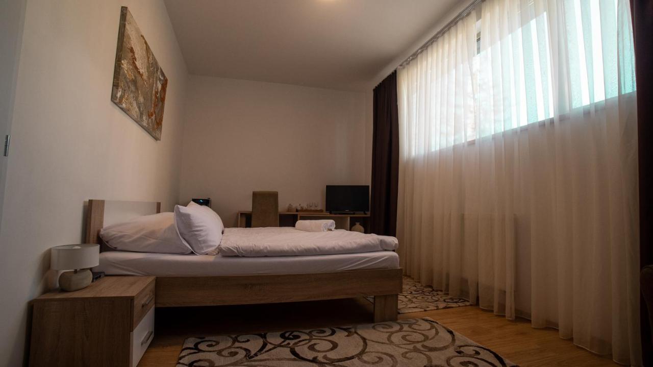 River View Residence Bratislava Bagian luar foto